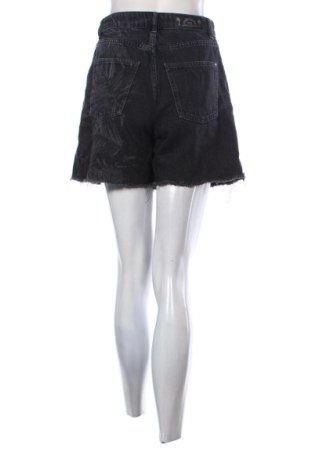 Дамски къс панталон Guess, Размер S, Цвят Черен, Цена 23,00 €