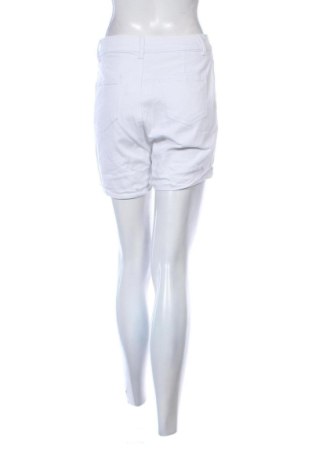 Damen Shorts M.Sara, Größe M, Farbe Weiß, Preis € 12,99