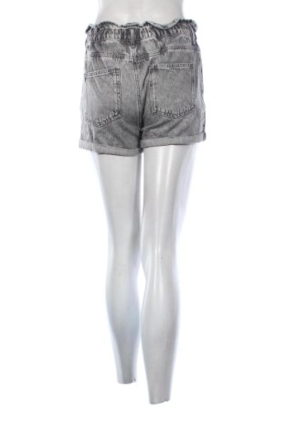 Γυναικείο κοντό παντελόνι ONLY, Μέγεθος M, Χρώμα Γκρί, Τιμή 12,99 €