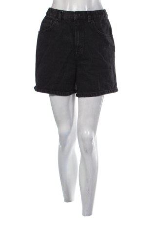 Damskie szorty Pull&Bear, Rozmiar M, Kolor Czarny, Cena 53,58 zł