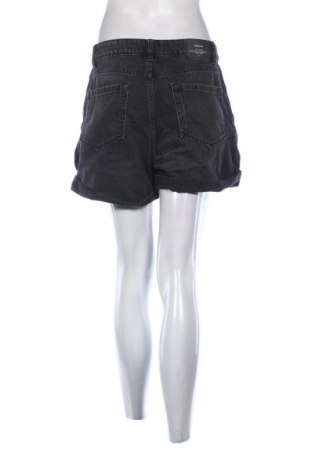 Дамски къс панталон Stradivarius, Размер M, Цвят Черен, Цена 9,78 €