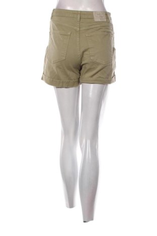 Дамски къс панталон Stradivarius, Размер M, Цвят Зелен, Цена 10,22 €