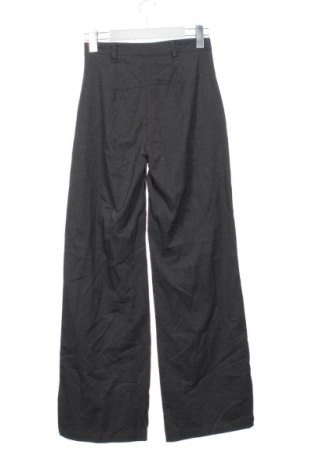 Γυναικείο παντελόνι Bershka, Μέγεθος XS, Χρώμα Γκρί, Τιμή 17,99 €