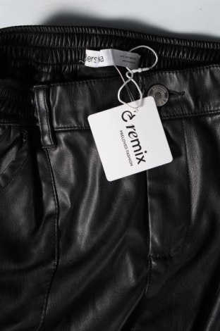 Damenhose Bershka, Größe S, Farbe Schwarz, Preis € 14,74