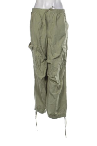 Damenhose Bershka, Größe S, Farbe Grün, Preis € 19,99