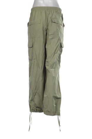 Damenhose Bershka, Größe S, Farbe Grün, Preis € 19,99