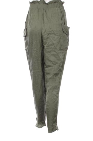 Γυναικείο παντελόνι Emporio Armani, Μέγεθος M, Χρώμα Πράσινο, Τιμή 137,99 €