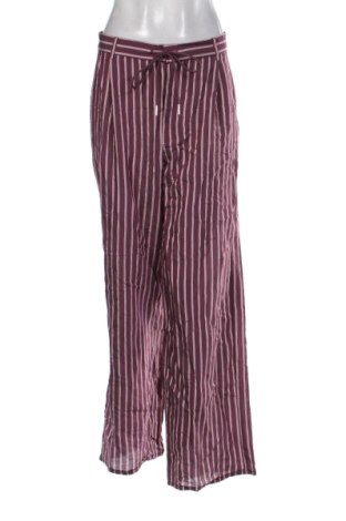 Damskie spodnie Pull&Bear, Rozmiar L, Kolor Fioletowy, Cena 78,99 zł