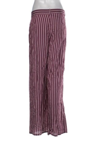 Damskie spodnie Pull&Bear, Rozmiar L, Kolor Fioletowy, Cena 78,99 zł
