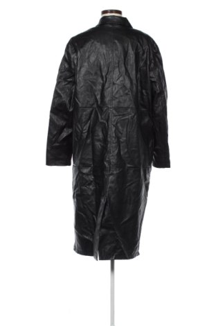 Palton din blană pentru damă Clockhouse, Mărime XL, Culoare Negru, Preț 549,99 Lei