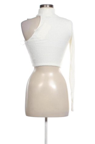 Дамско полo Bershka, Размер S, Цвят Бял, Цена 16,36 €