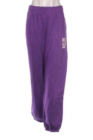 Дамско спортно долнище Nike, Размер XL, Цвят Лилав, Цена 48,06 €