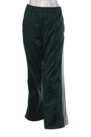 Γυναικείο αθλητικό παντελόνι Pull&Bear, Μέγεθος M, Χρώμα Πράσινο, Τιμή 17,99 €