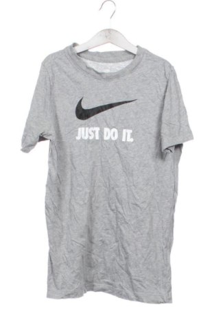 Kinder T-Shirt Nike, Größe 11-12y/ 152-158 cm, Farbe Grau, Preis 13,99 €