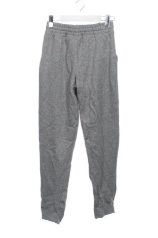 Детско спортно долнище Nike, Размер 15-18y/ 170-176 см, Цвят Сив, Цена 17,89 €