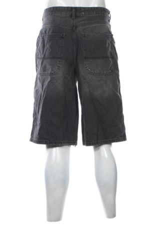 Pantaloni scurți de bărbați Bershka, Mărime M, Culoare Gri, Preț 91,99 Lei