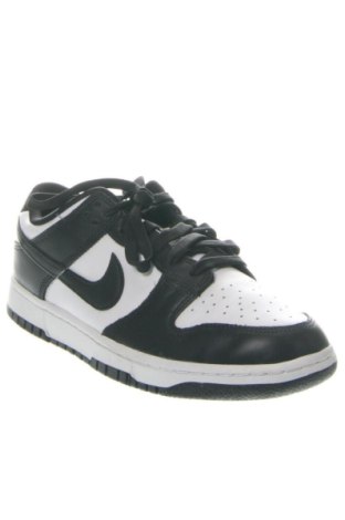 Мъжки обувки Nike, Размер 41, Цвят Многоцветен, Цена 104,81 €