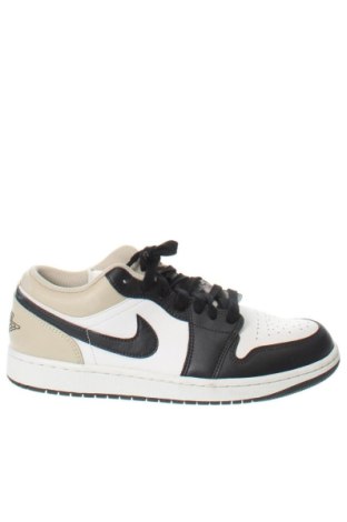 Férfi cipők
 Nike, Méret 44, Szín Sokszínű, Ár 51 919 Ft