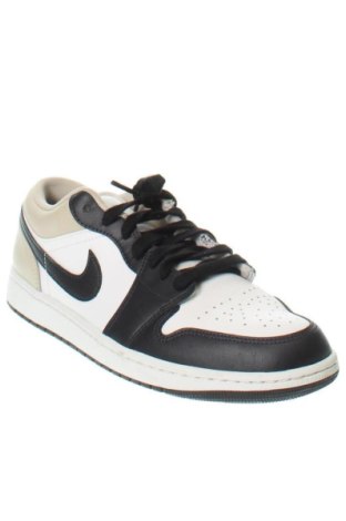 Férfi cipők
 Nike, Méret 44, Szín Sokszínű, Ár 51 919 Ft