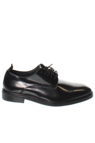 Férfi cipők
 Zign, Méret 43, Szín Fekete, Ár 35 839 Ft