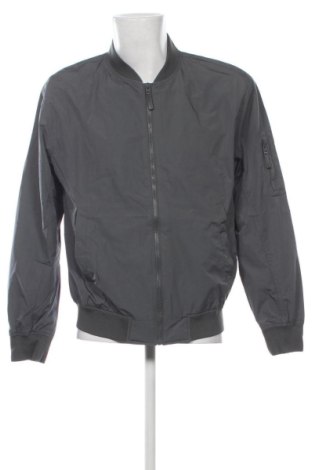 Geacă de bărbati Bershka, Mărime M, Culoare Gri, Preț 243,99 Lei