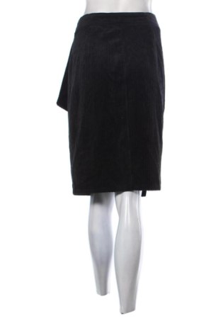 Пола Bershka, Размер M, Цвят Черен, Цена 9,78 €