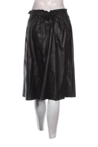 Пола Oviesse, Размер M, Цвят Черен, Цена 11,70 €