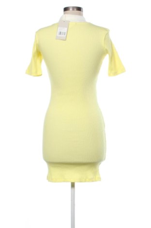 Рокля About You, Размер XS, Цвят Жълт, Цена 32,00 €
