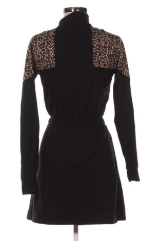 Kleid Bershka, Größe S, Farbe Schwarz, Preis 25,99 €
