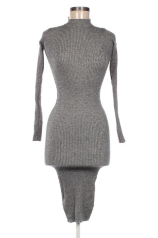 Sukienka Bershka, Rozmiar XXS, Kolor Szary, Cena 107,17 zł