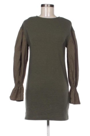 Sukienka Bershka, Rozmiar XS, Kolor Zielony, Cena 106,90 zł