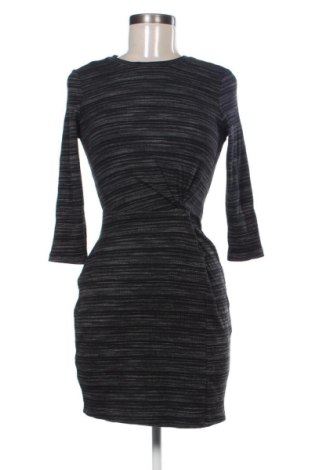 Рокля Bershka, Размер M, Цвят Многоцветен, Цена 20,45 €