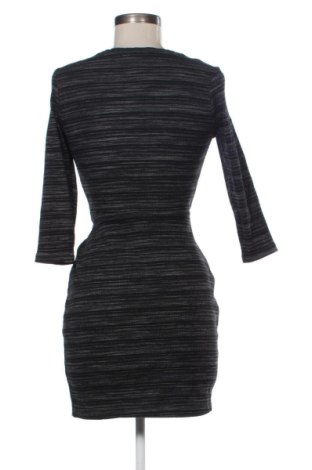 Рокля Bershka, Размер M, Цвят Многоцветен, Цена 20,45 €