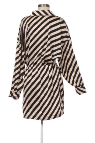 Kleid C&A, Größe M, Farbe Mehrfarbig, Preis 25,99 €