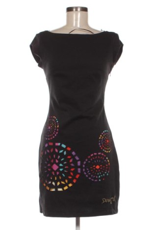 Рокля Desigual, Размер M, Цвят Многоцветен, Цена 30,89 €
