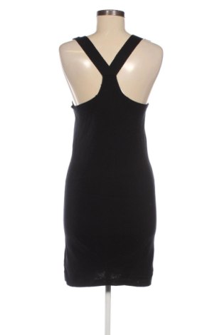 Šaty  Fred Perry, Veľkosť M, Farba Čierna, Cena  42,00 €