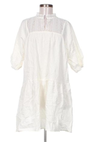 Kleid Gina Tricot, Größe M, Farbe Ecru, Preis 17,99 €