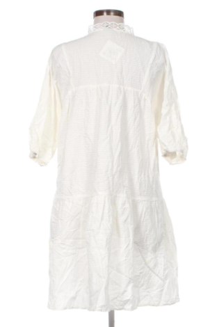 Kleid Gina Tricot, Größe M, Farbe Ecru, Preis 17,99 €