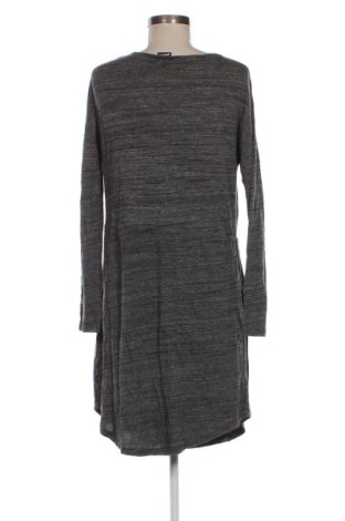 Рокля Gina Tricot, Размер M, Цвят Многоцветен, Цена 14,31 €