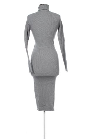 Šaty  Gina Tricot, Velikost M, Barva Šedá, Cena  397,00 Kč