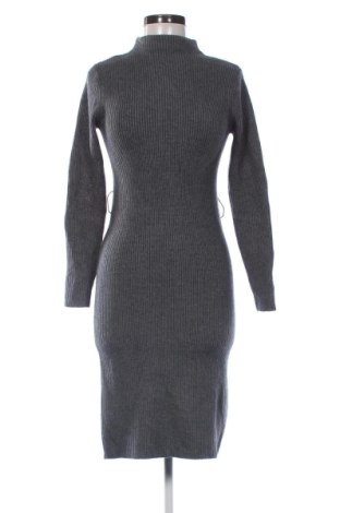 Рокля Mohito, Размер S, Цвят Сив, Цена 6,13 €