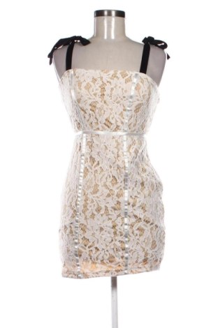 Sukienka Pretty Little Thing, Rozmiar M, Kolor ecru, Cena 301,90 zł