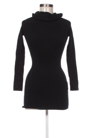 Рокля Pull&Bear, Размер XS, Цвят Черен, Цена 32,21 €