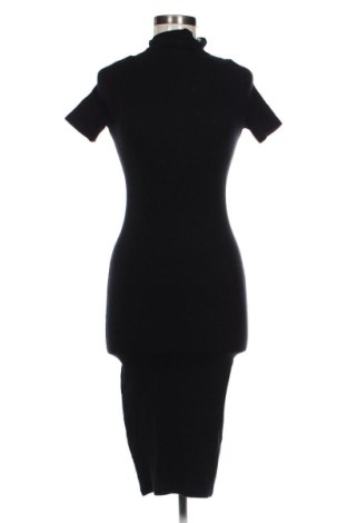 Рокля Pull&Bear, Размер M, Цвят Многоцветен, Цена 20,45 €