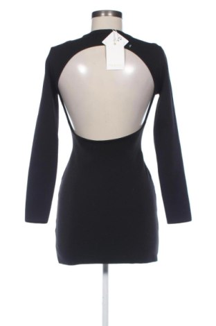 Рокля Pull&Bear, Размер M, Цвят Черен, Цена 31,73 €