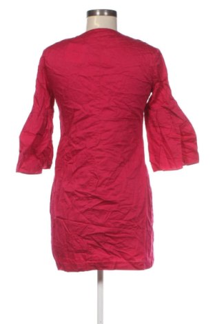 Рокля Sisley, Размер M, Цвят Розов, Цена 42,43 €