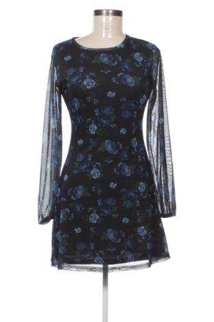 Kleid Stradivarius, Größe M, Farbe Mehrfarbig, Preis 25,99 €