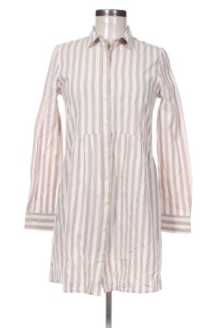 Рокля Stradivarius, Размер S, Цвят Многоцветен, Цена 25,05 €