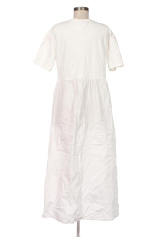 Kleid Unbranded, Größe M, Farbe Weiß, Preis 17,99 €