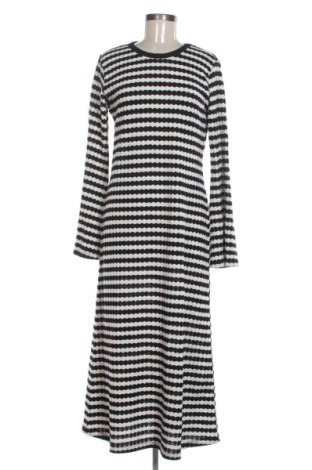 Kleid Y.A.S, Größe M, Farbe Mehrfarbig, Preis 45,00 €